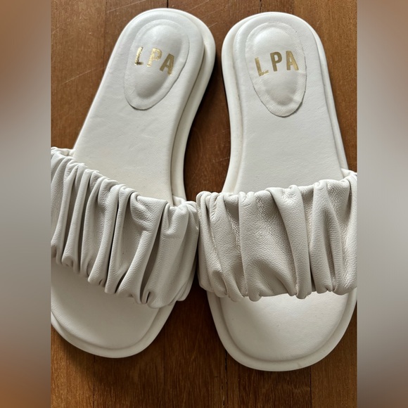 Madison flat in cream - Picture 6 of 6